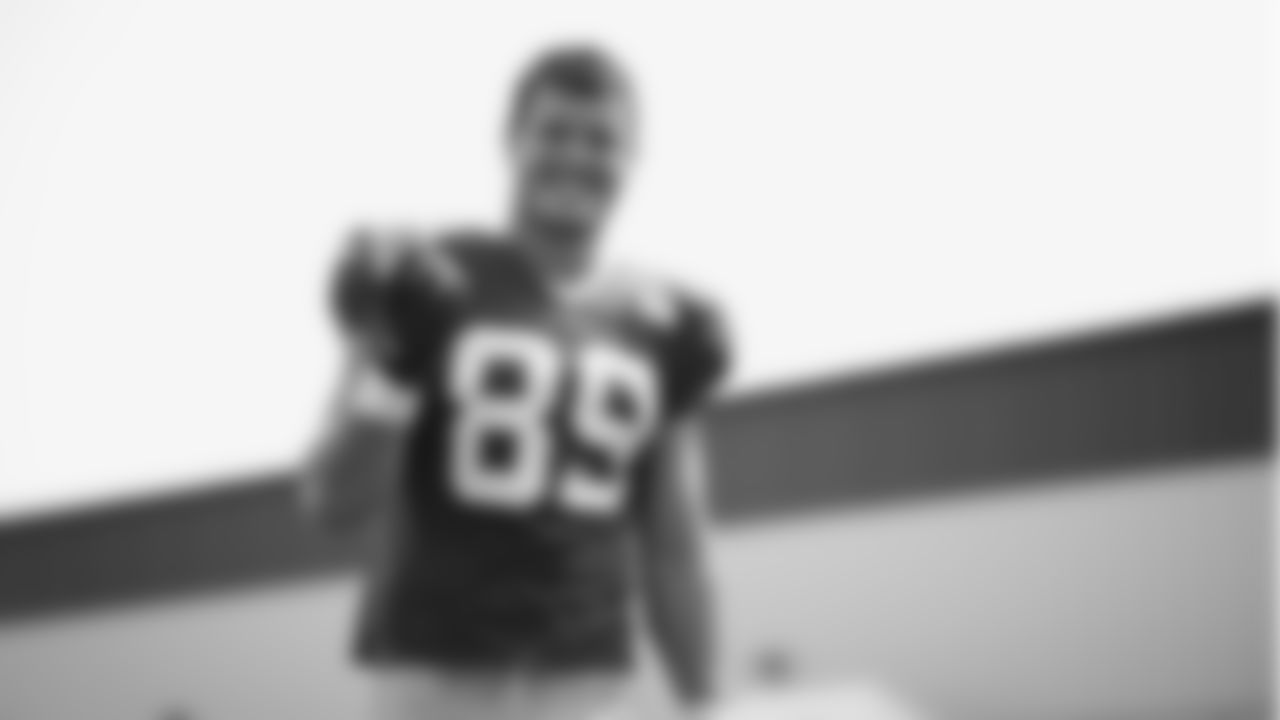 TE Charlie Woerner