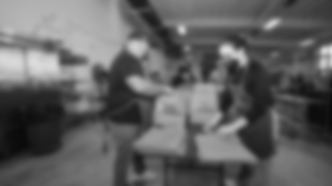 49ers Staff Fight Food Insecurity with Martha's Kitchen