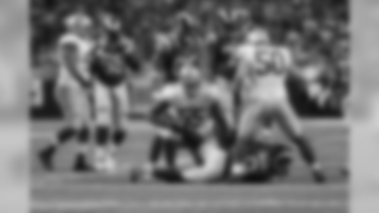 Week 6: Ahmad Brooks-Austin Davis (2)