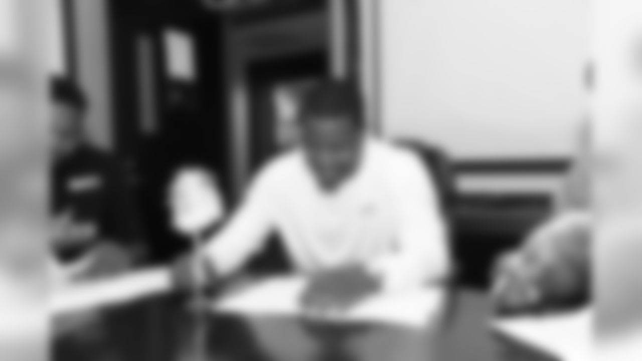 Tight End Busta Anderson
