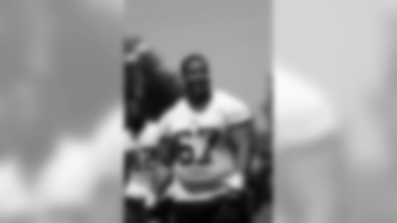 DL Niles Scott