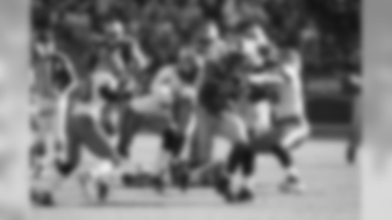 2007 -- 49ers tight end Vernon Davis.