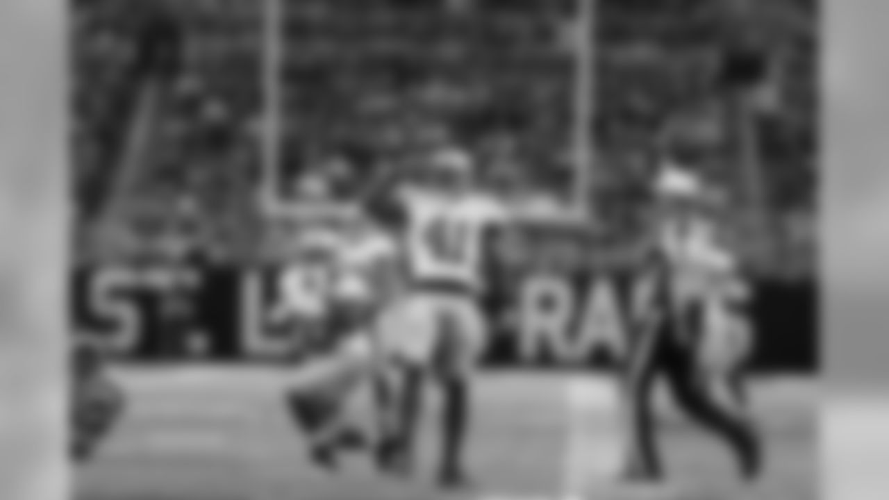 Week 6: Antoine Bethea-Austin Davis