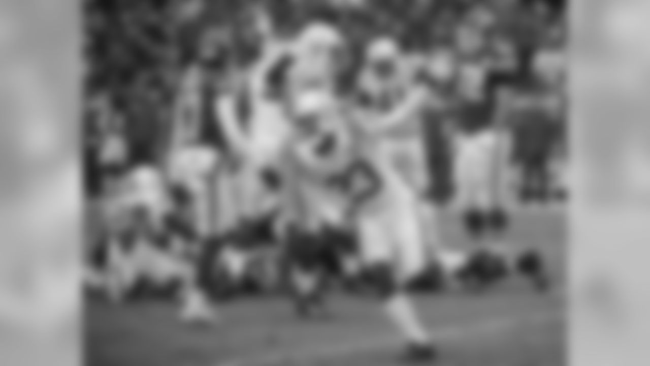 UPDATE: Signed four-year deal with Indianapolis Colts