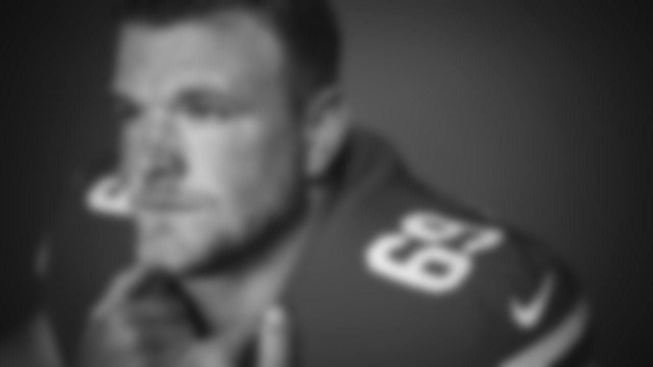T Mike McGlinchey