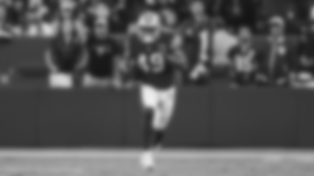 RB Trenton Cannon
