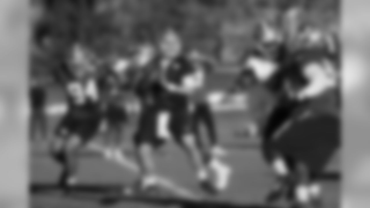 QB Nick Mullens