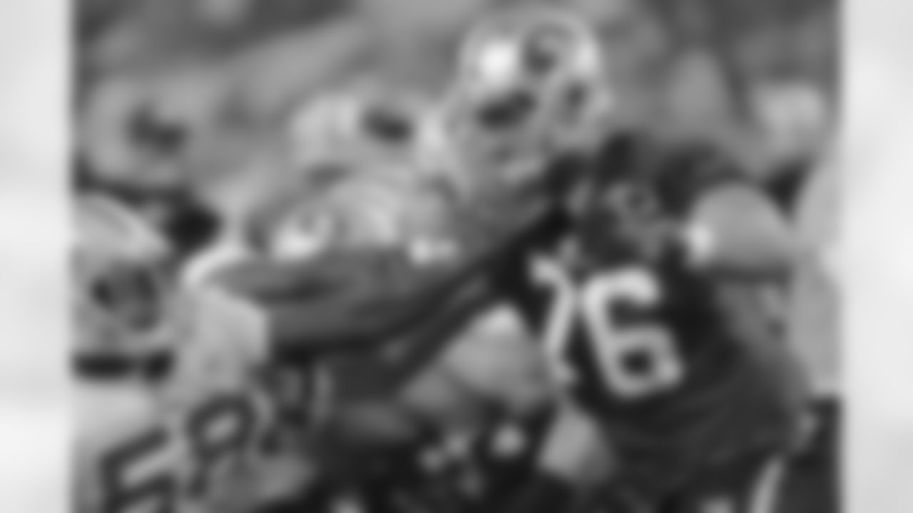 #76 Sean Hooey - T