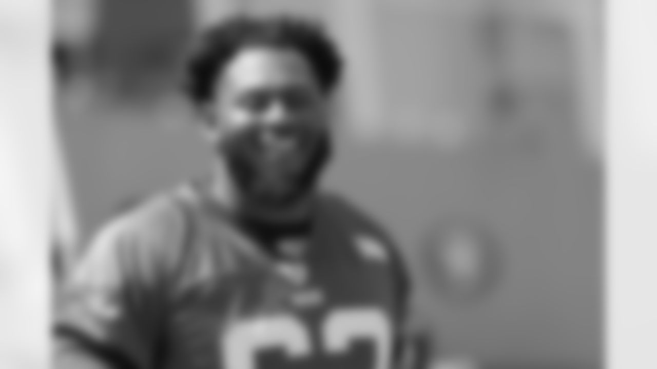 OL Jason Poe