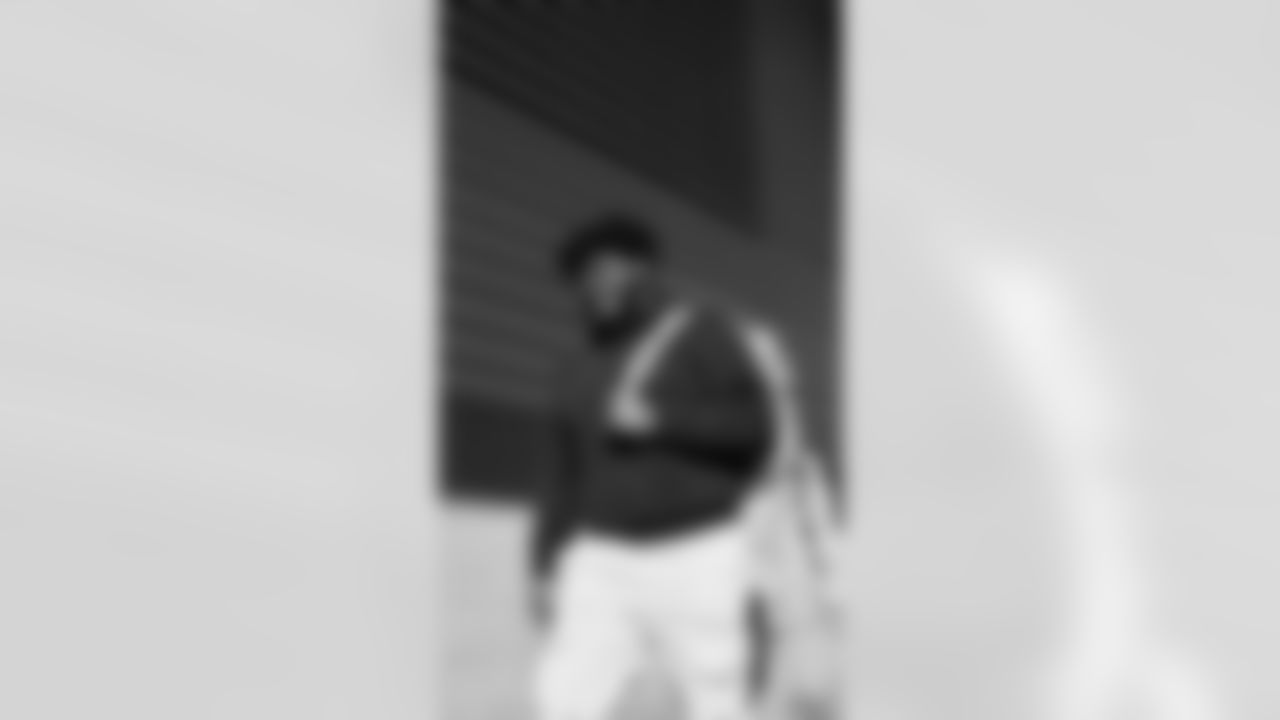 OL Jaylon Moore