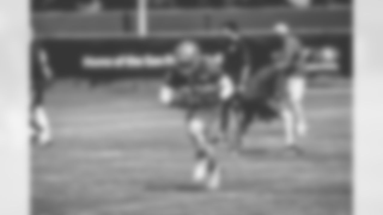 32 -- RB DuJuan Harris