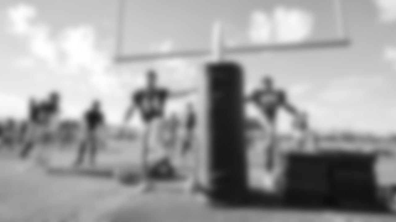 FB Kyle Juszczyk, LB Jalen Graham
