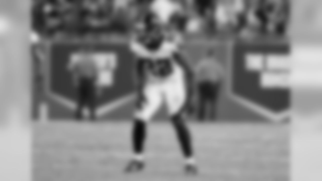 S 22 Keanu Neal