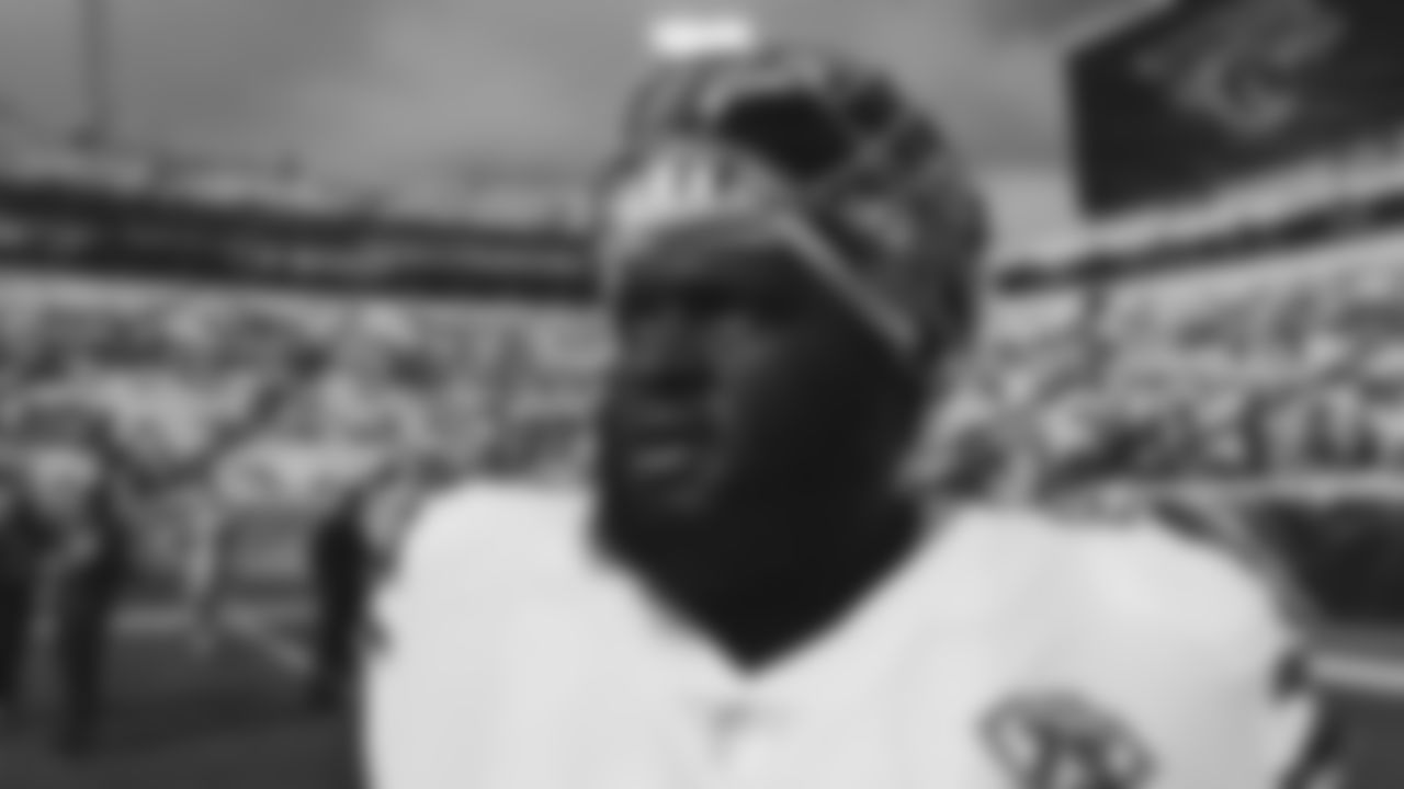 DL D.J. Jones
