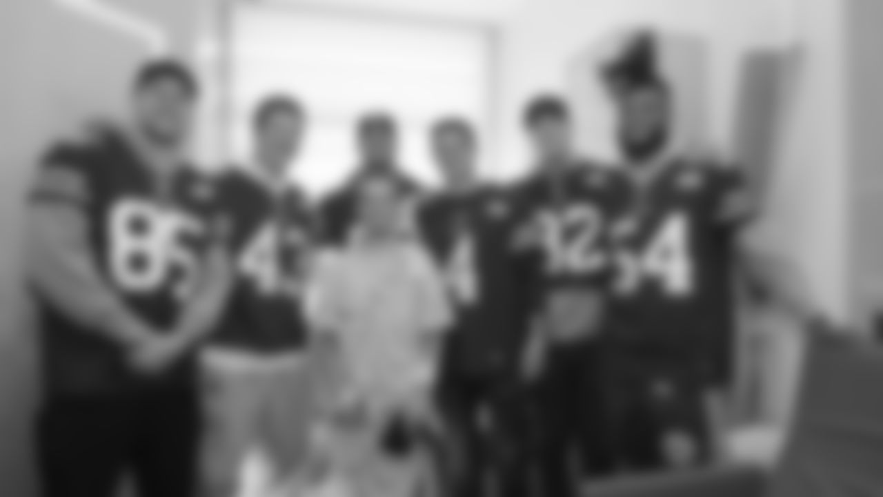 TE George Kittle, TE Daniel Helm, TE Garrett Celek, QB Nick Mullens, TE Ross Dwelley and LB Fred Warner