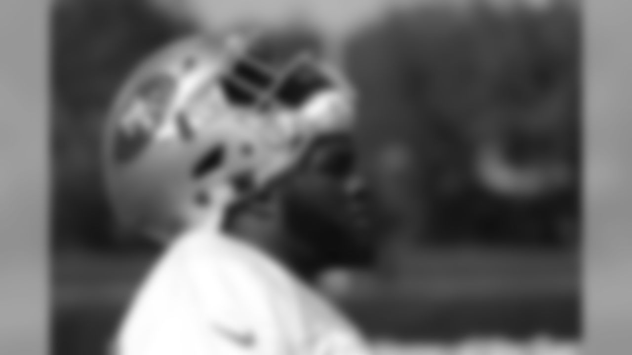 DL D.J. Jones