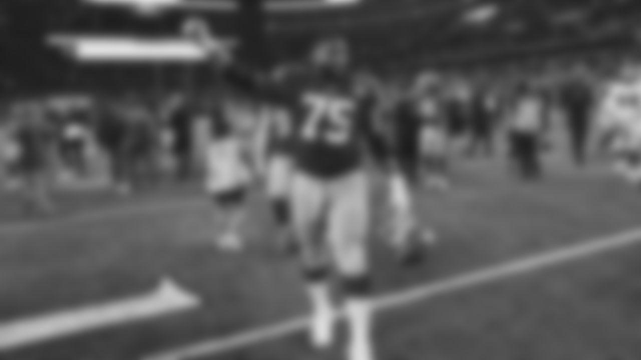 OL Laken Tomlinson