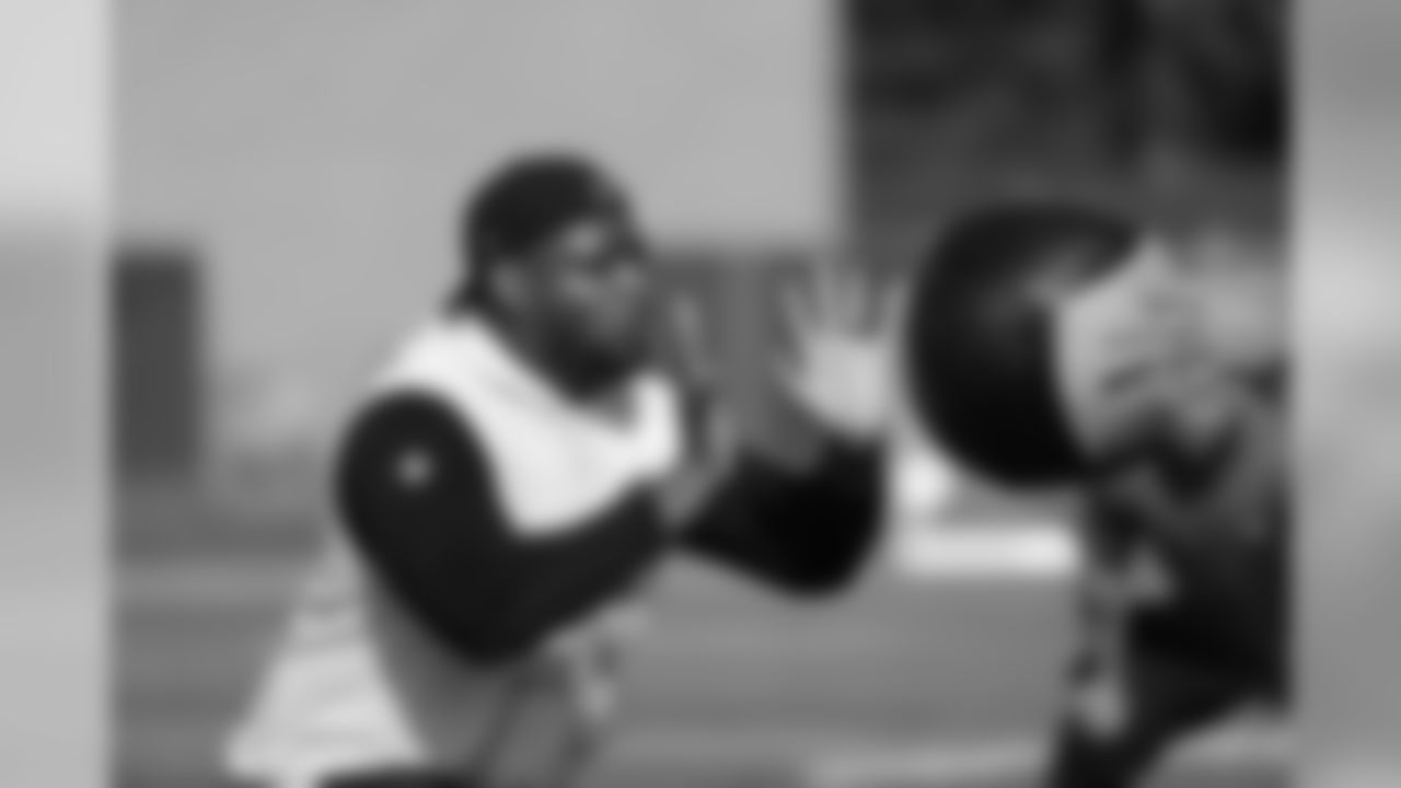 OL Laken Tomlinson