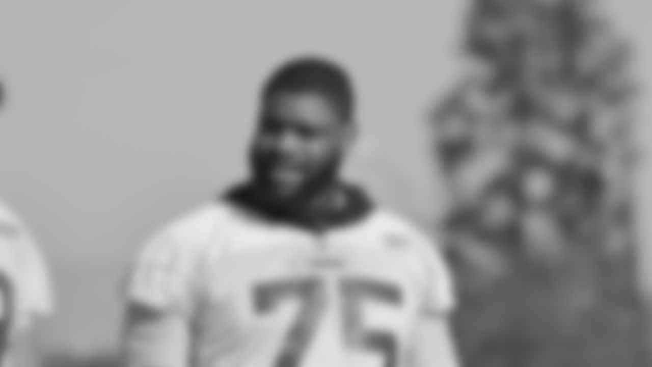 OL Laken Tomlinson