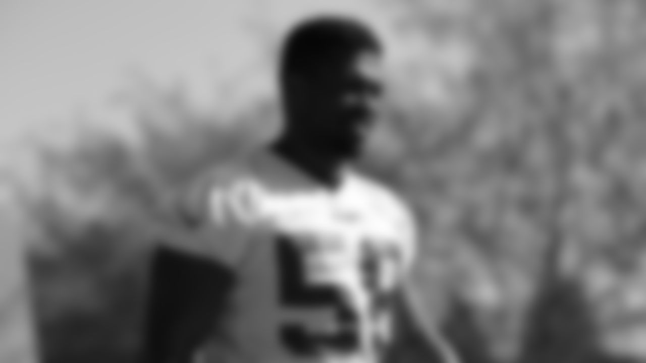 LB Justin Hilliard