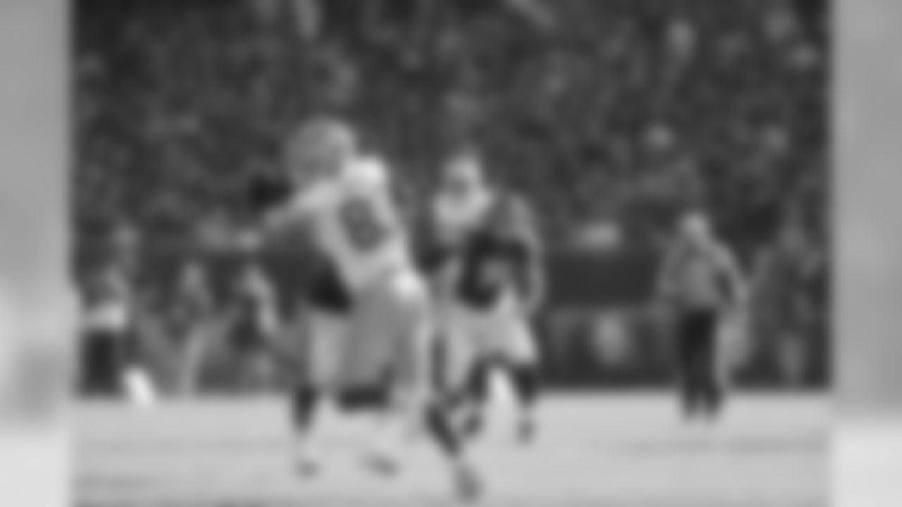 TE Garrett Celek