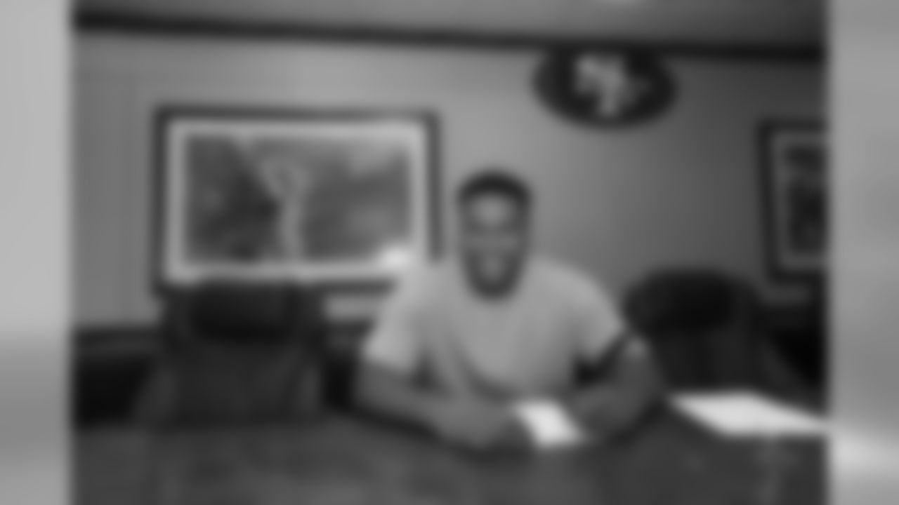 DeForest Buckner, DL, Oregon (1st Round)