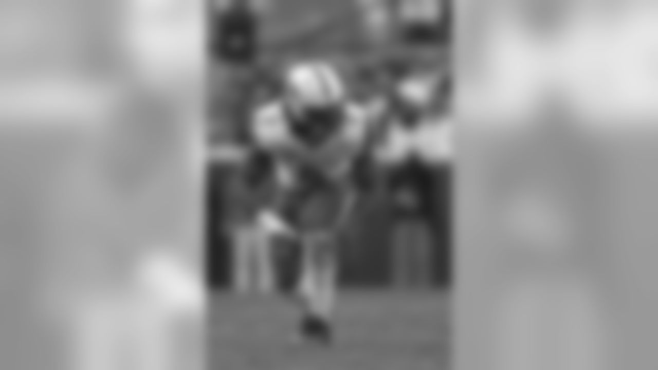 Analysis: Dupree has good size/bulk for the outside linebacker position. He is a rigid athlete, but he has power and flashes an explosive burst as a pass rusher. Against the run, he is at his best on the backside where he uses his speed/effort to close the back door.