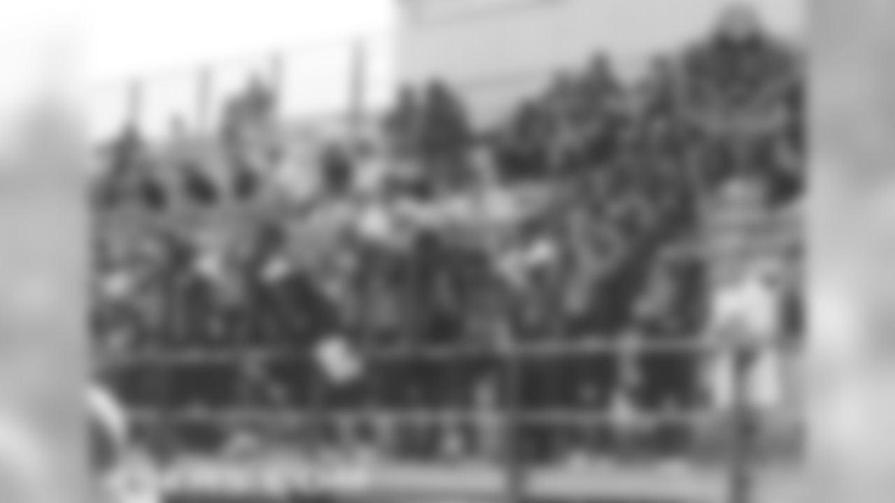 Local high students came out to watch practice on Friday.