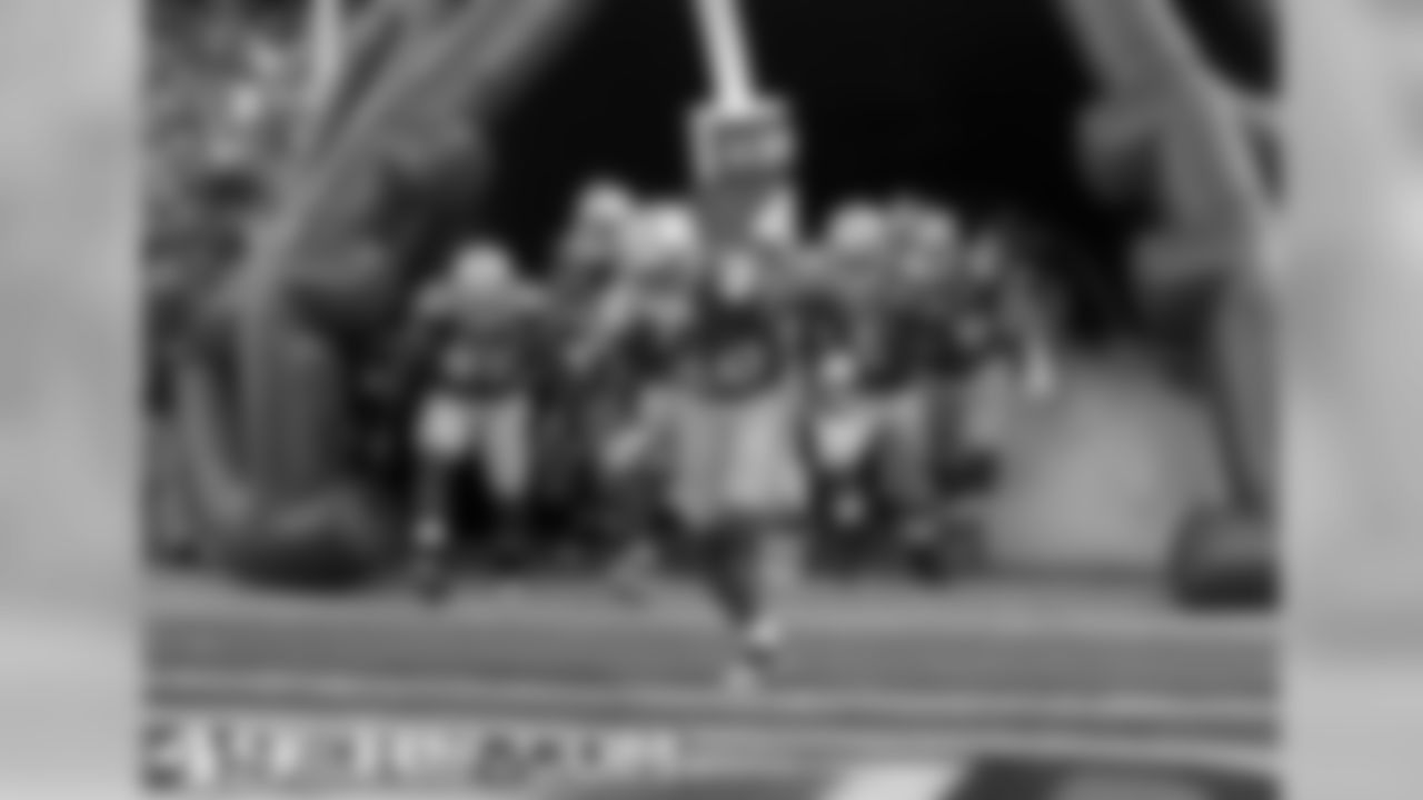 TE Delanie Walker