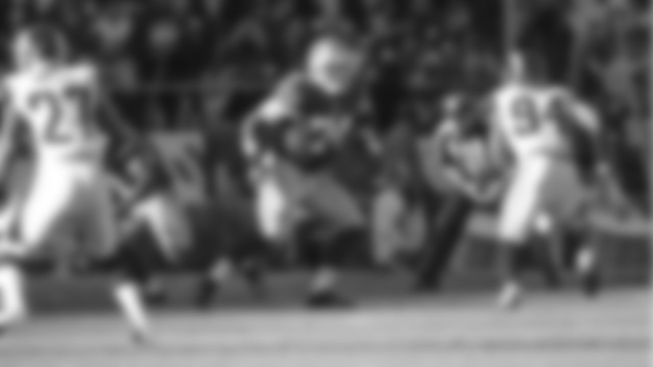 T Joe Staley