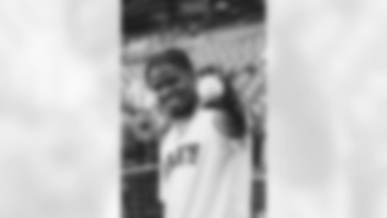 LB Dre Greenlaw
