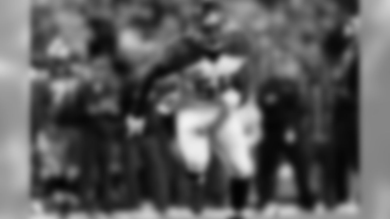 WLB 54 Lavonte David