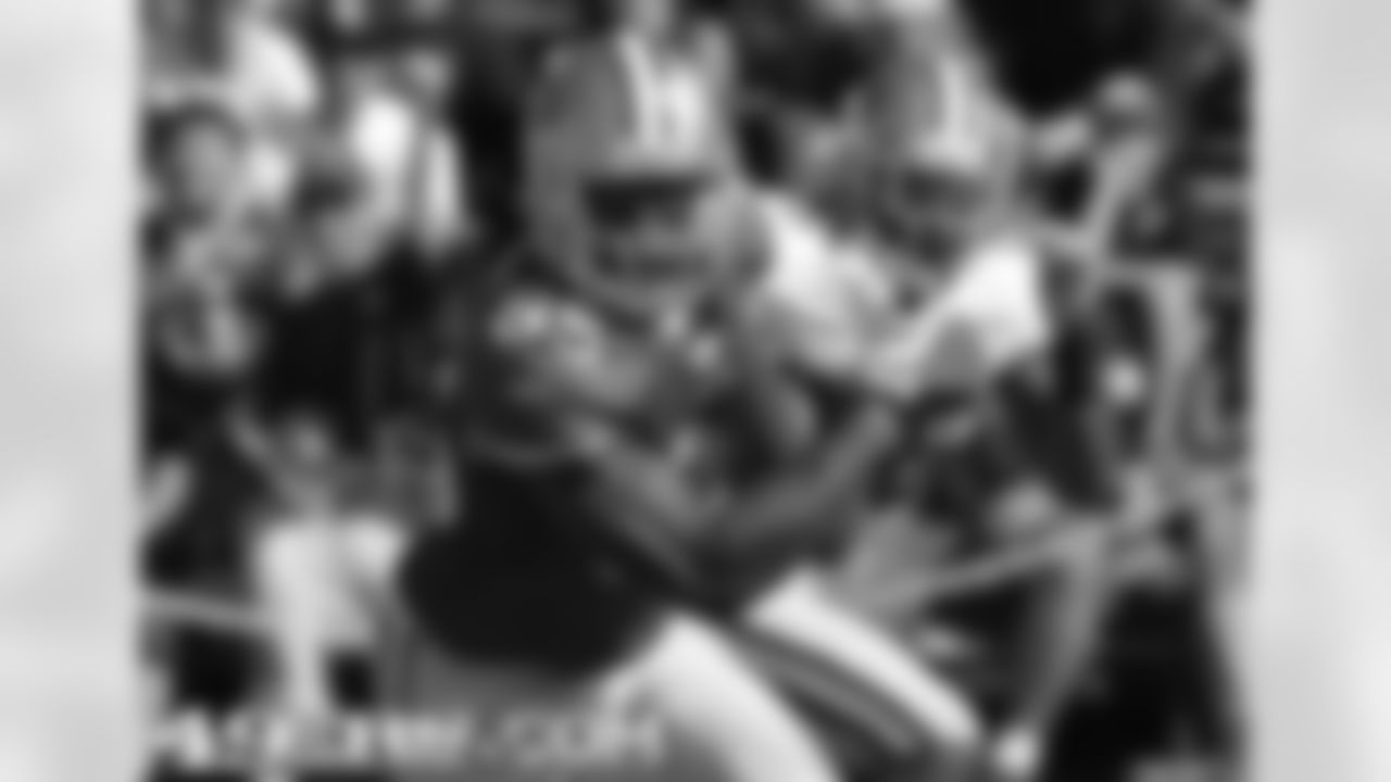 TE Vernon Davis