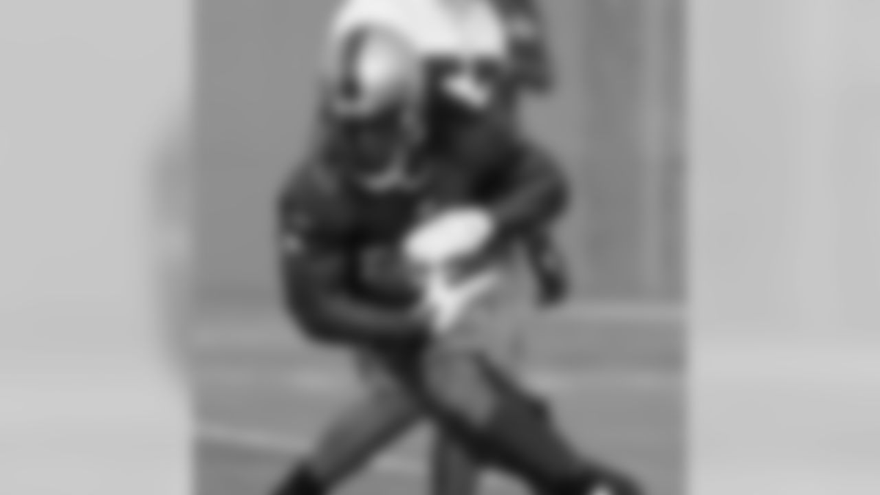 TE Vernon Davis