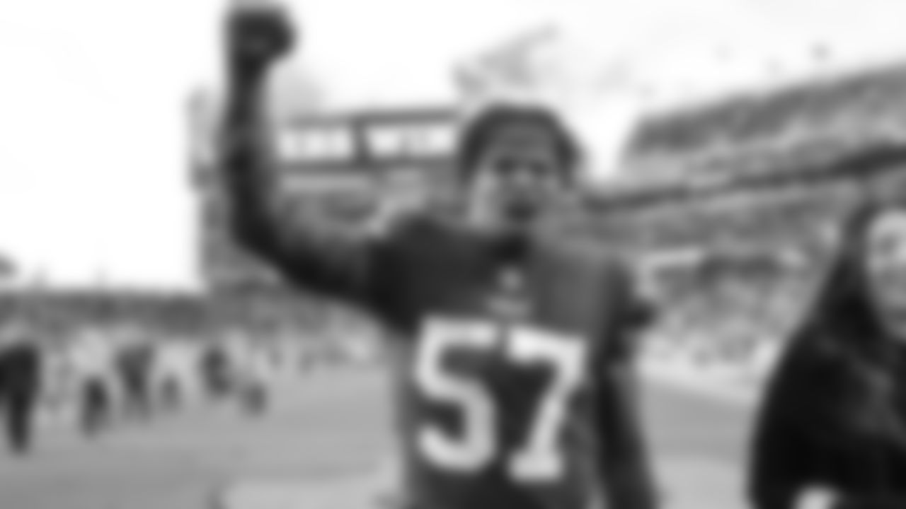 LB Dre Greenlaw