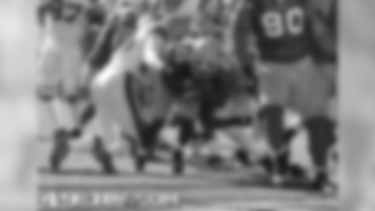 RB Frank Gore scores a touchdown