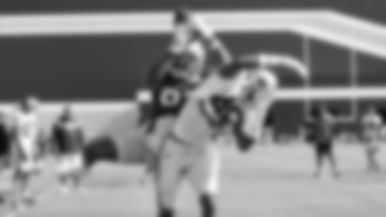 WR Tay Martin