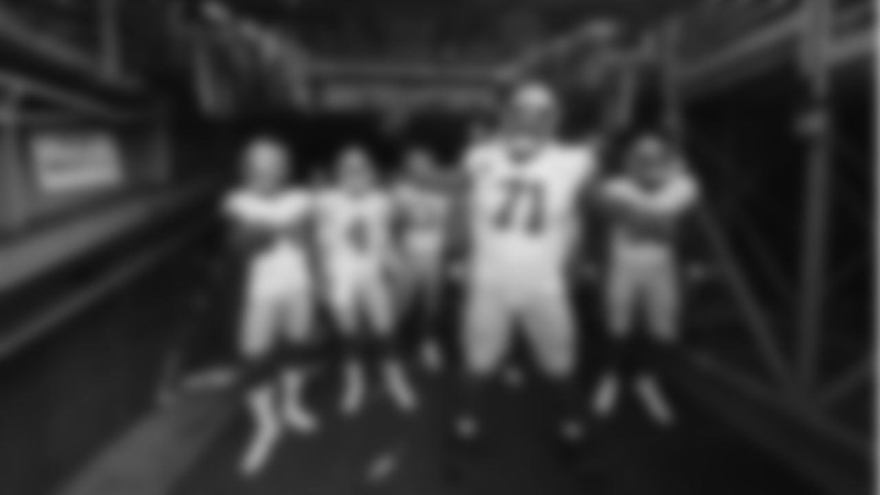 T Trent Williams