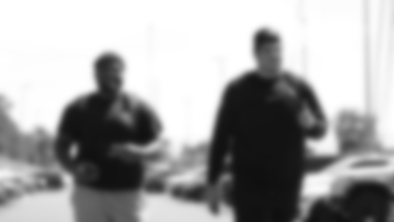 OL Jaylon Moore, OL Alfredo Gutierrez