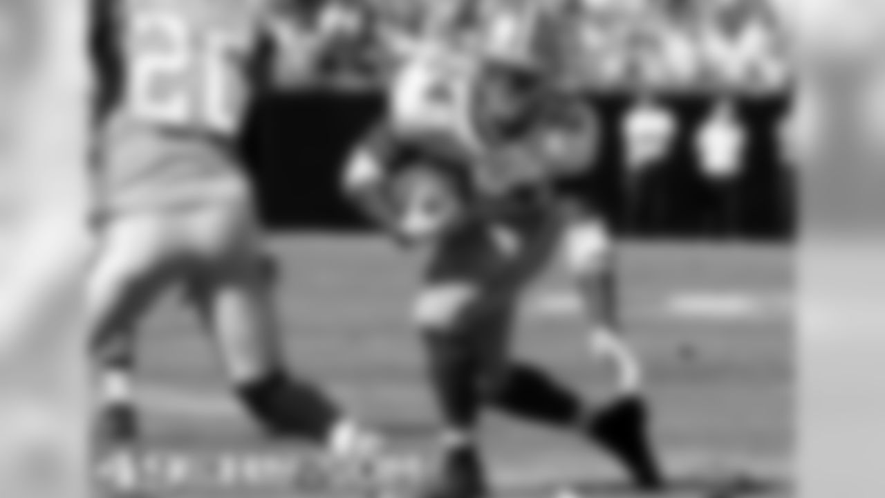 RB Anthony Dixon