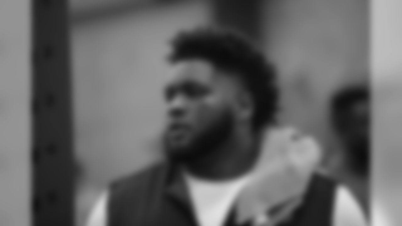 DL D.J. Jones
