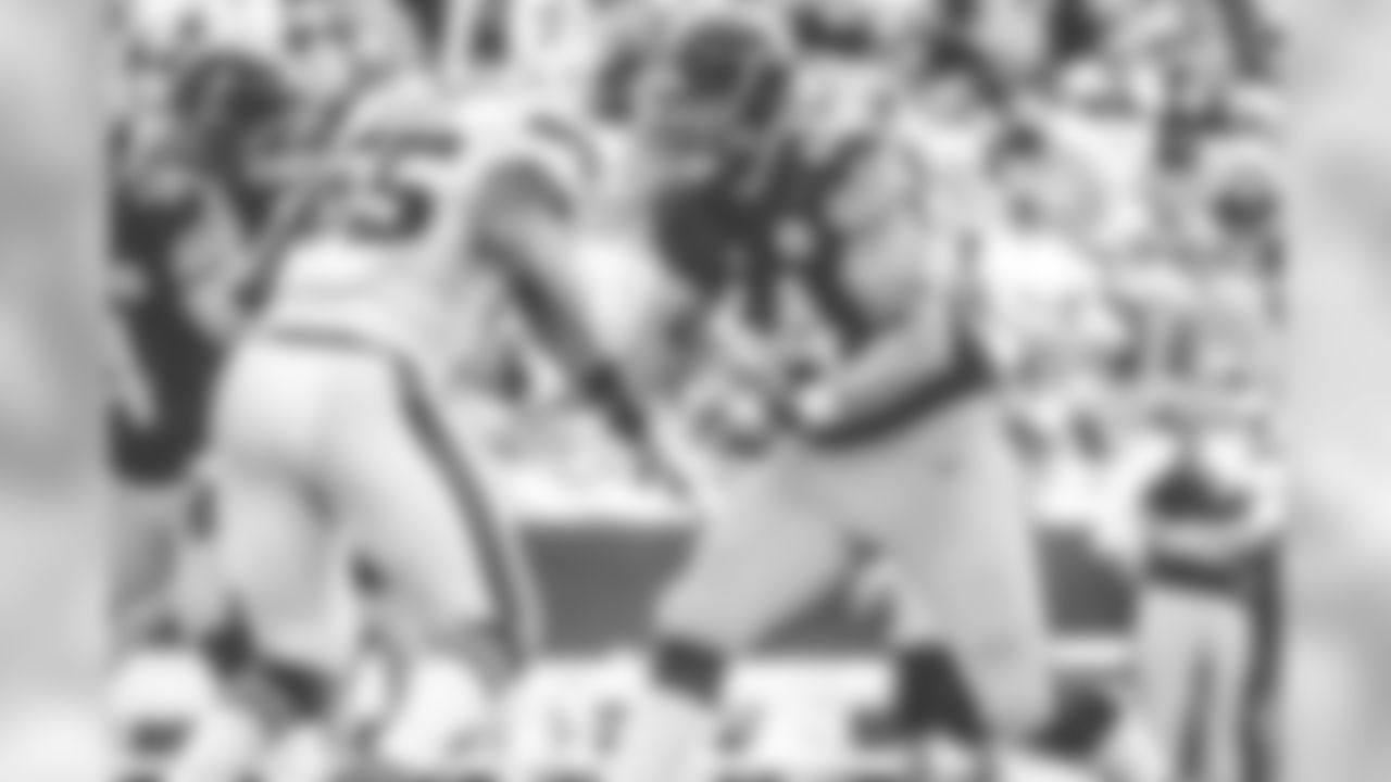 Mitchell Van Dyk -- OL