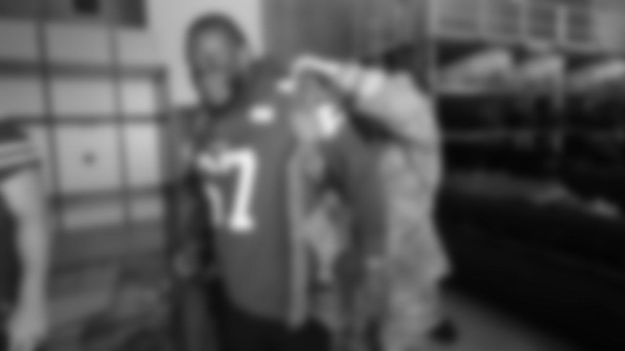 DL Darrion Daniels