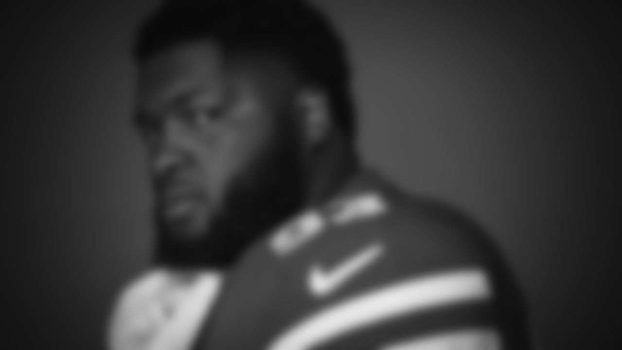 DL D.J. Jones