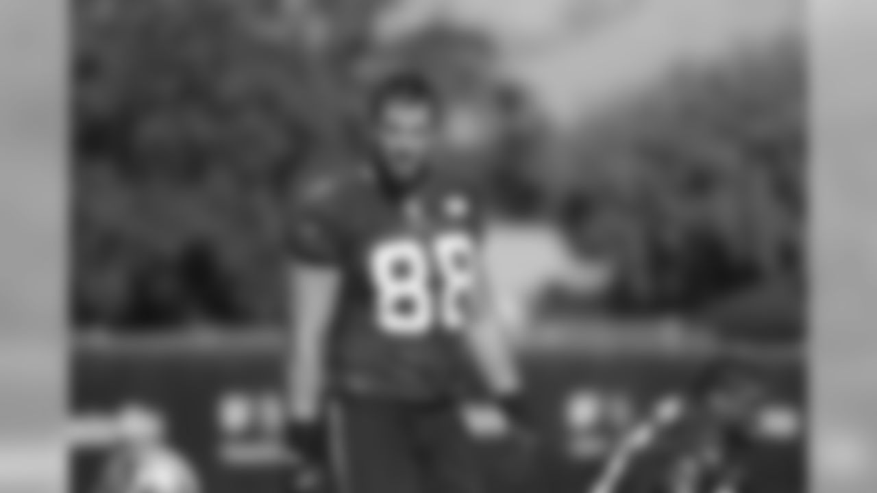 TE Garrett Celek