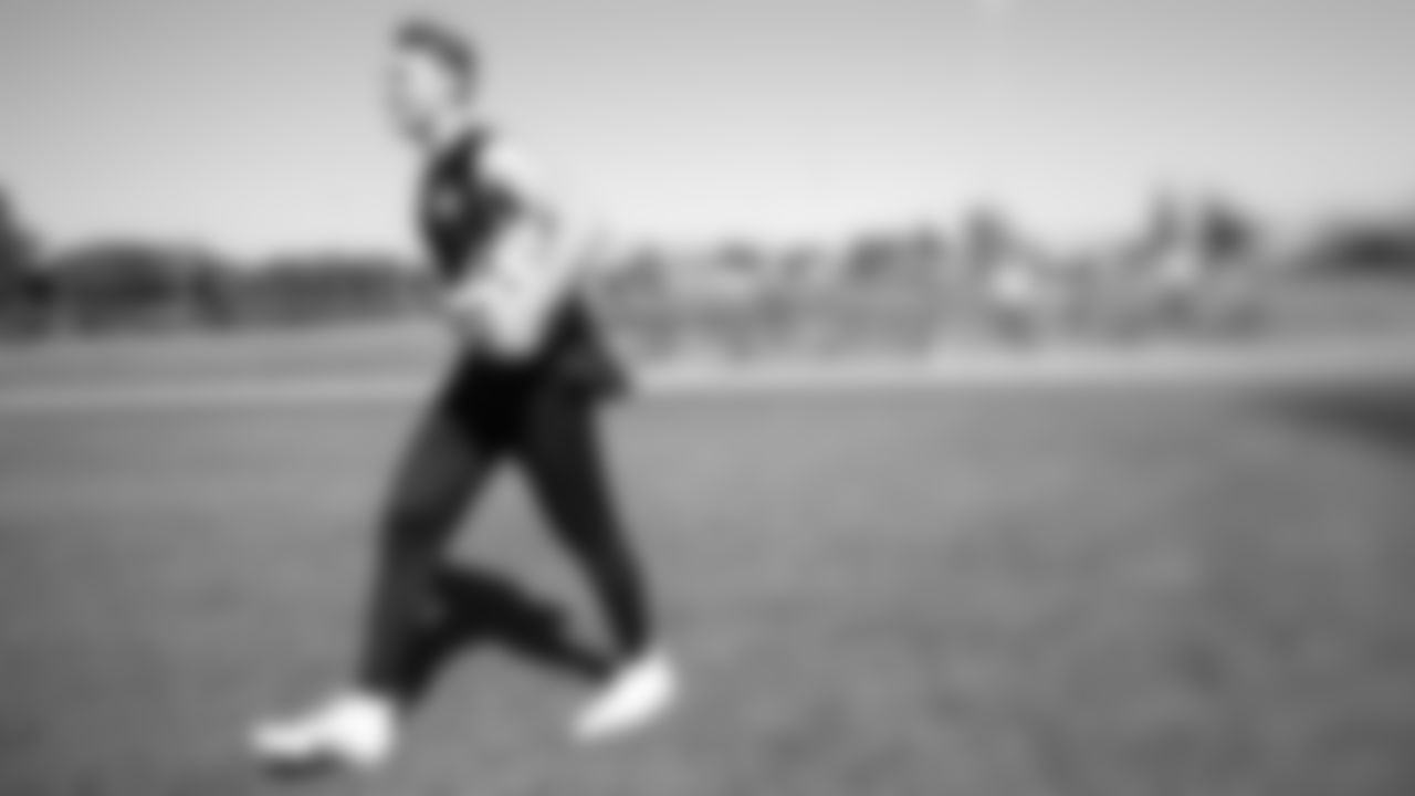 TE Ross Dwelley