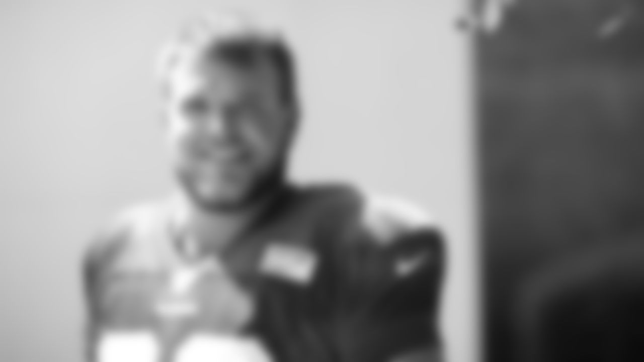 T Mike McGlinchey