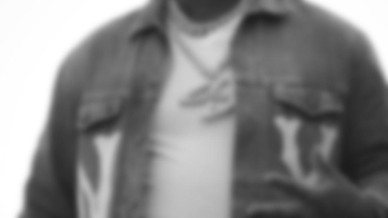 T Trent Williams