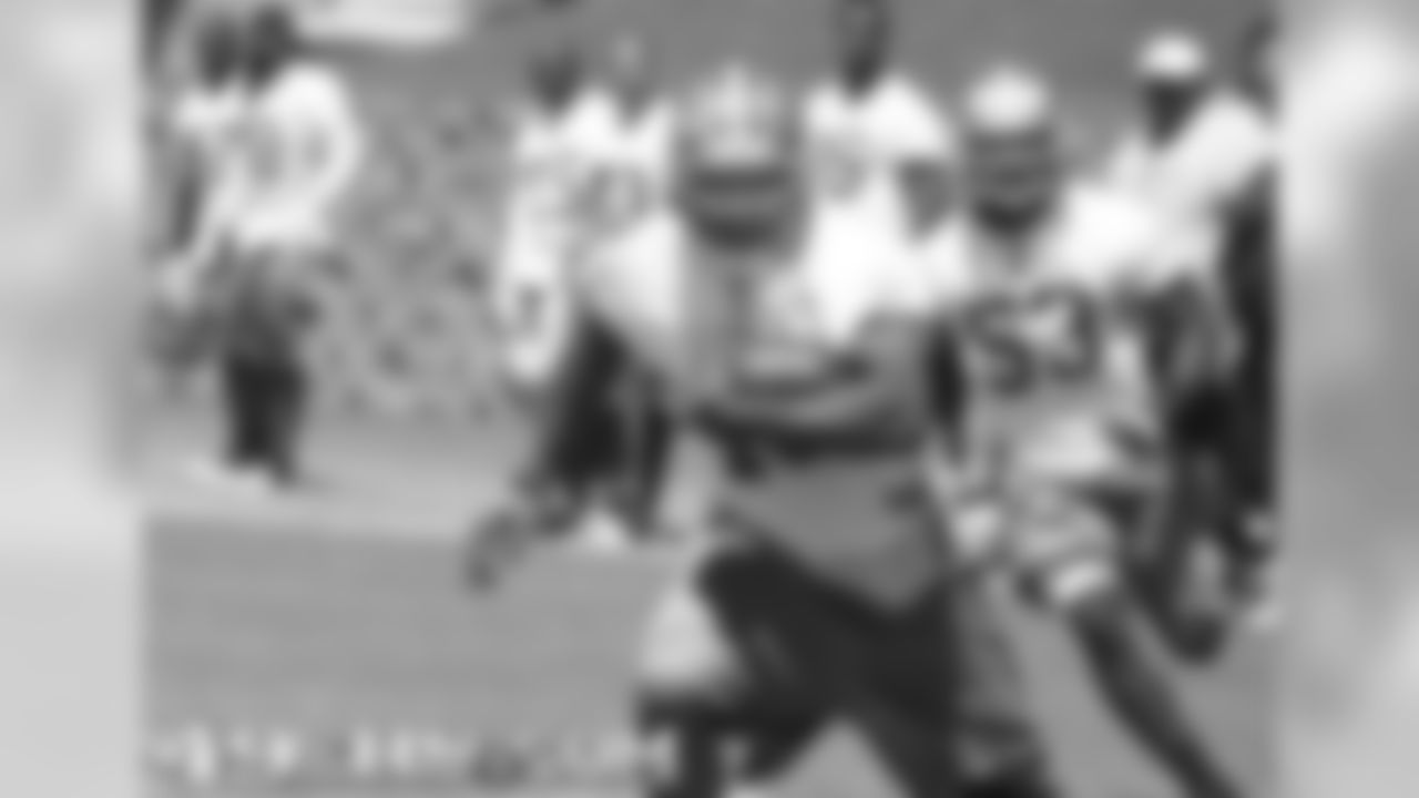 LB Mike Balogun