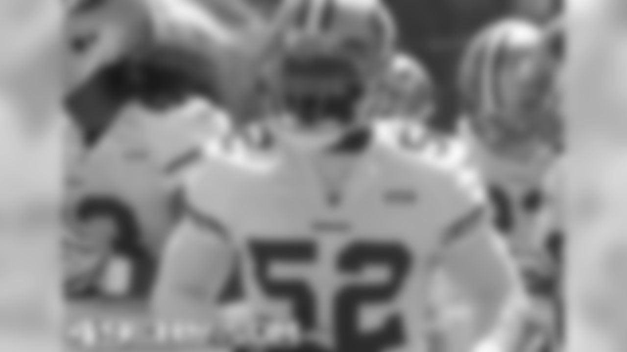 LB Patrick Willis